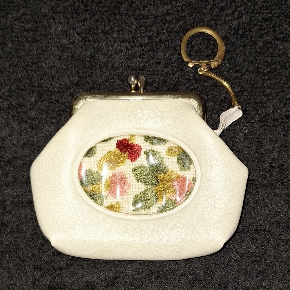 Vintage Celebrity Inc. USA White Flocked Chenille Floral Coin Purse Key Chain
